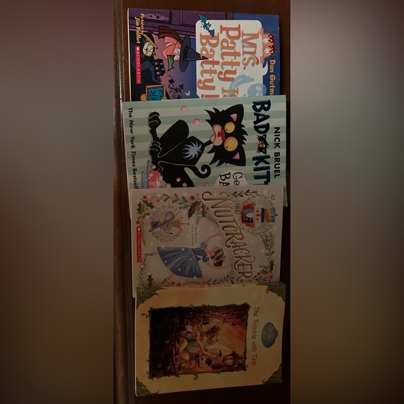 20 Elementary school level books - Picture 4 of 6